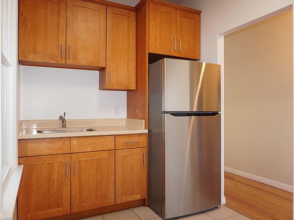 5th image of 1395 48th Ave #3