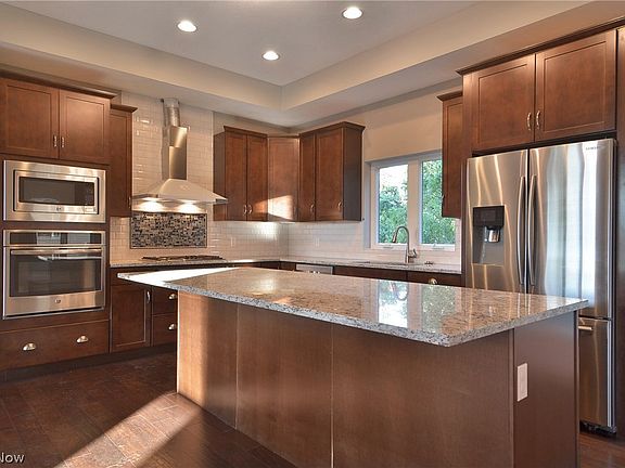 5th image of 2335 Cityview Dr