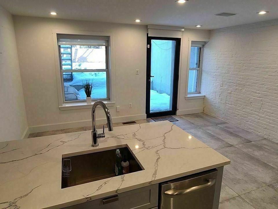 1st image of 487 Halsey St #1A