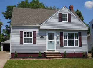 19817 Fairway Ave, Maple Heights, OH 44137