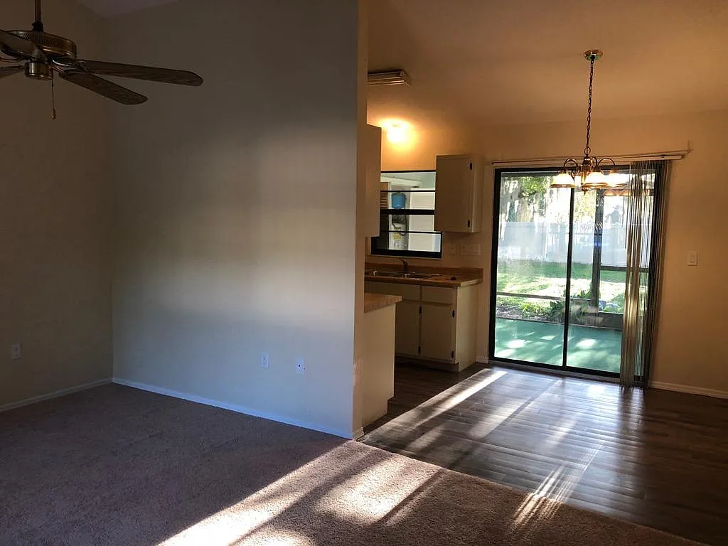 2 bed, 850 sqft, $1,390 — Photo 2