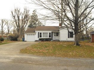11 Circle Dr, Centralia, IL 62801