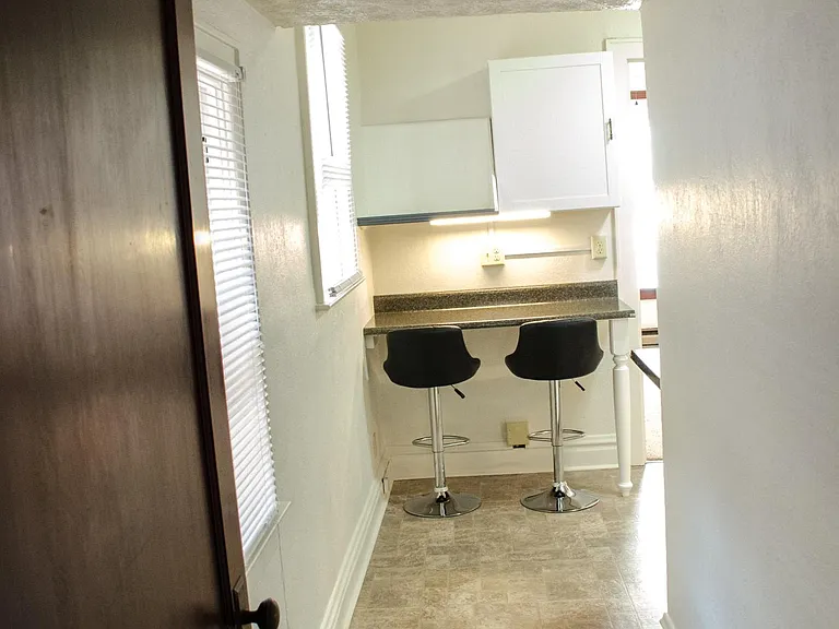 815 10th Ave #4 — Photo 6