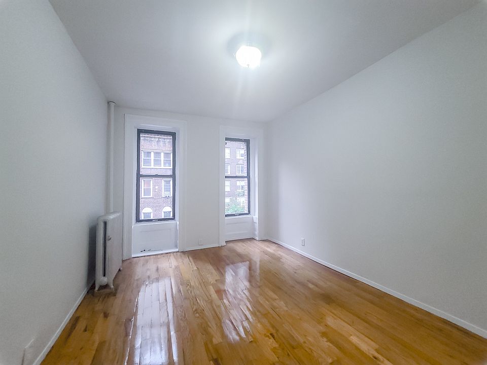1st image of 162 E 33rd St Fl 2