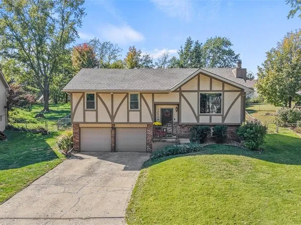 10509 NW 57th St, Kansas City, MO 64152