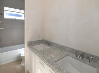 1037 8th St, Manhattan Beach, CA 90266
