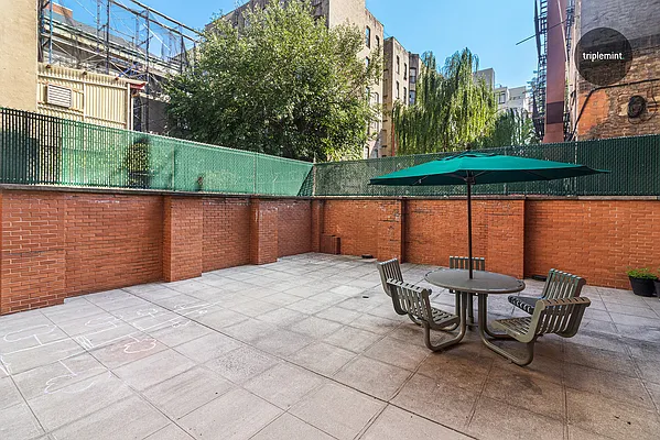 Sold by Triplemint | media 22