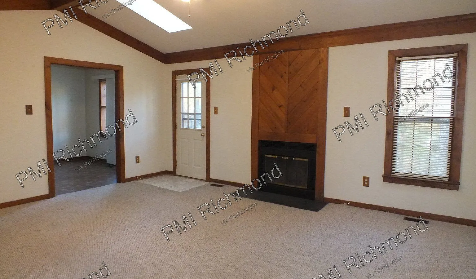 3 bed, 2.0 bath, 1400 sqft, $1,995 — Photo 2