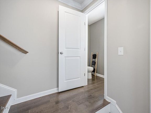 4th image of 846 Salem Pointe Pl