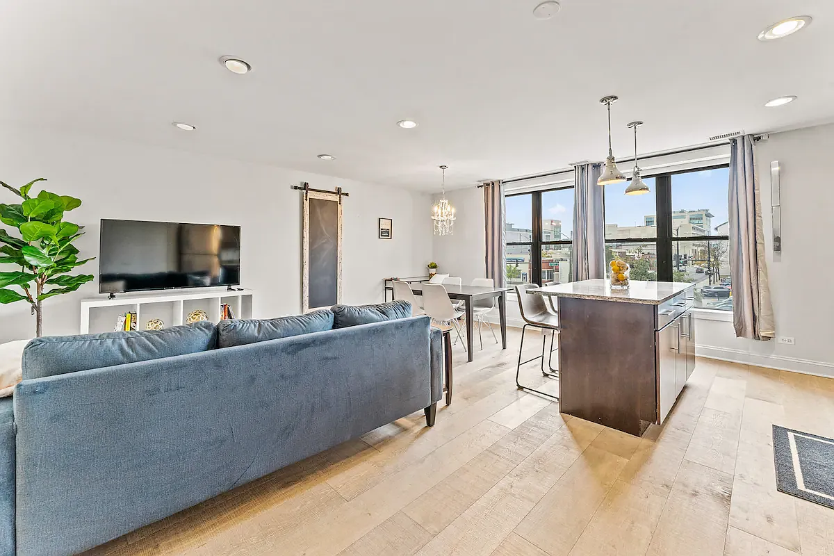 1 bed, $2,400 — Photo 4