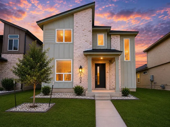 702 Granger Ln, College Station, TX 77845
