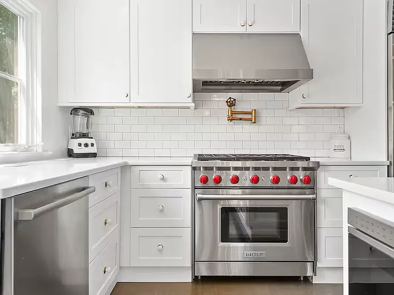 111 Halsey St — Photo 10