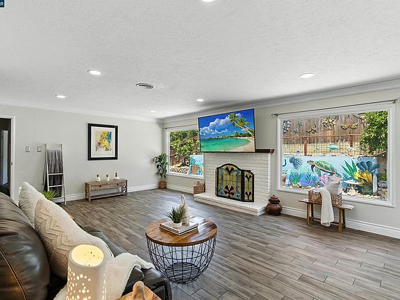 4th image of 1201 Valle Vista Ave