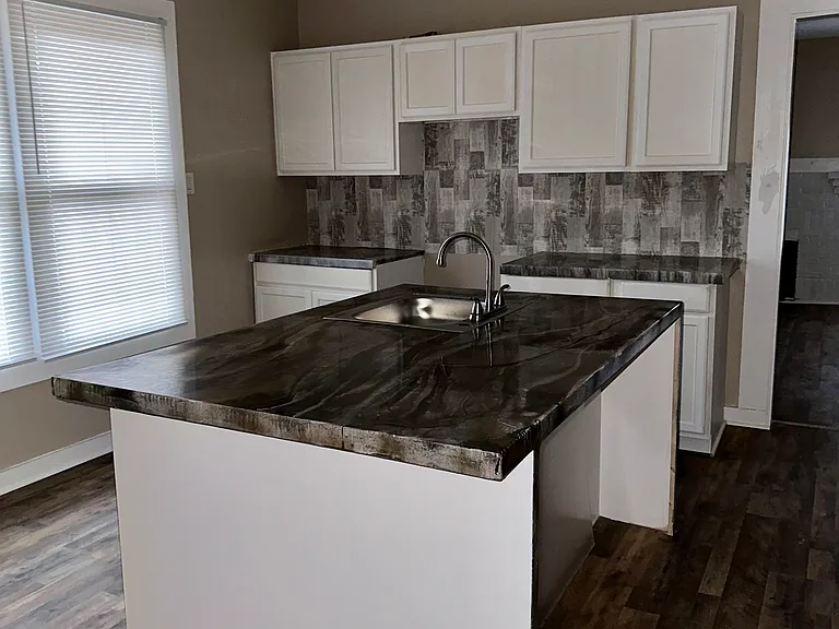 2673 Kimball Ave — Photo 4