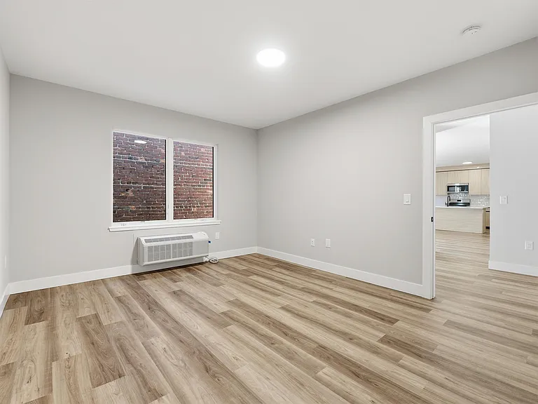 304 61st St #3B — Photo 7