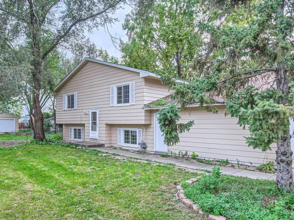 2738 111th Ave NW, Coon Rapids, MN 55433