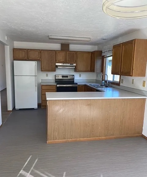 1135 NE Conser Pl — Photo 9