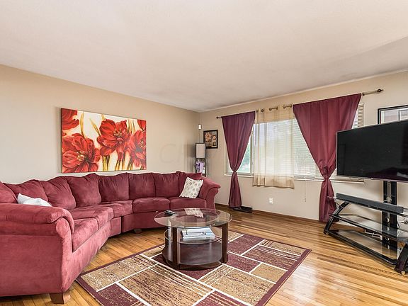 3rd image of 5599 Satinwood Dr