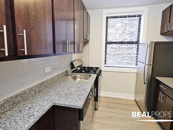 2nd image of 715 W Brompton Ave #68BT