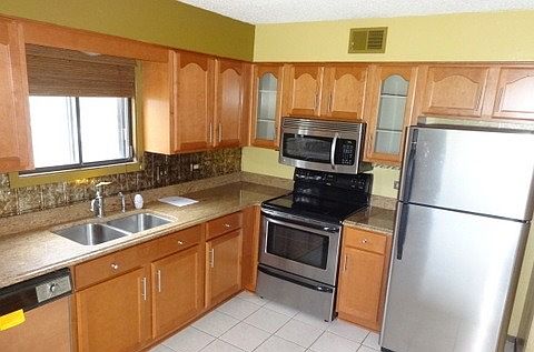 4th image of 19519 Lake Shore Dr APT 2S