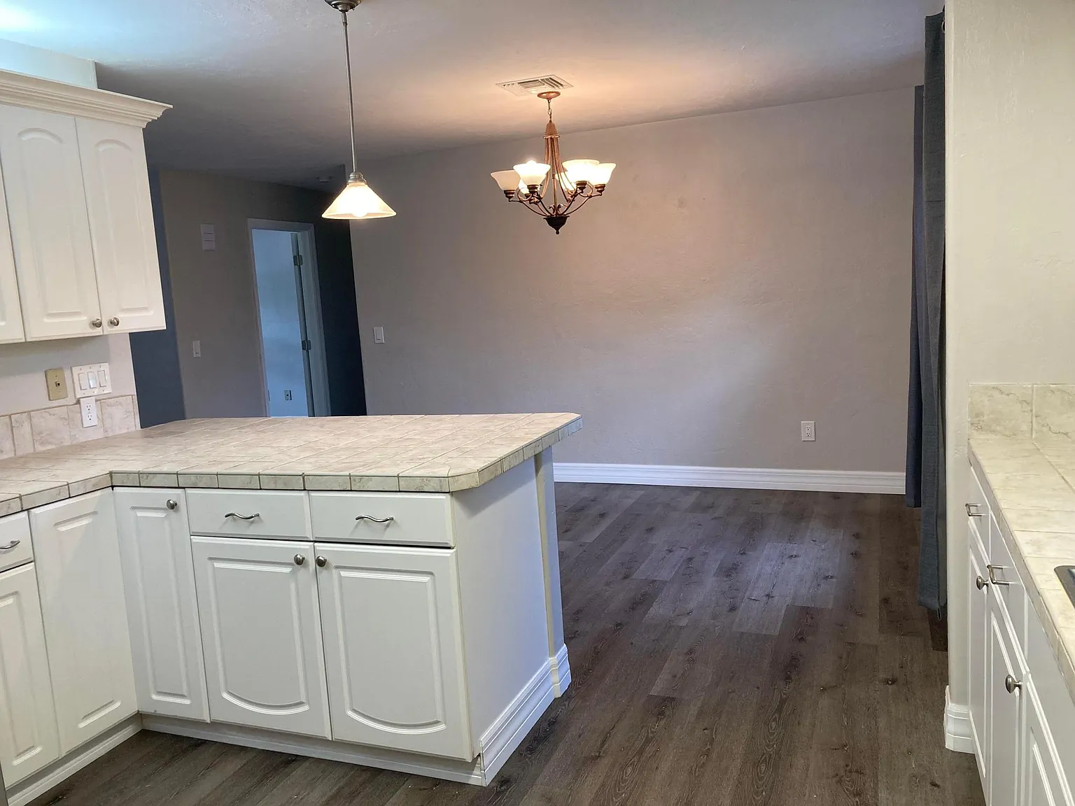 4 bed, 1986 sqft, $3,200 — Photo 3