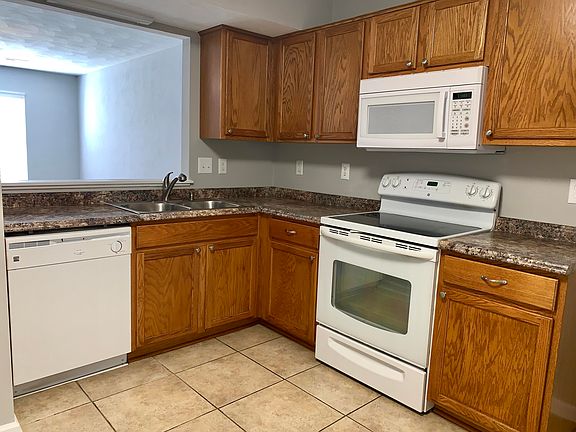 5th image of 104 Gretchen Ct
