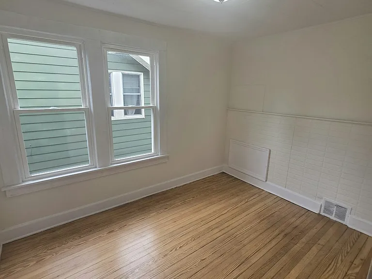 1278 W 102nd St #3 — Photo 6