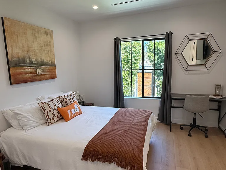8700 Dorrington Ave — Photo 35