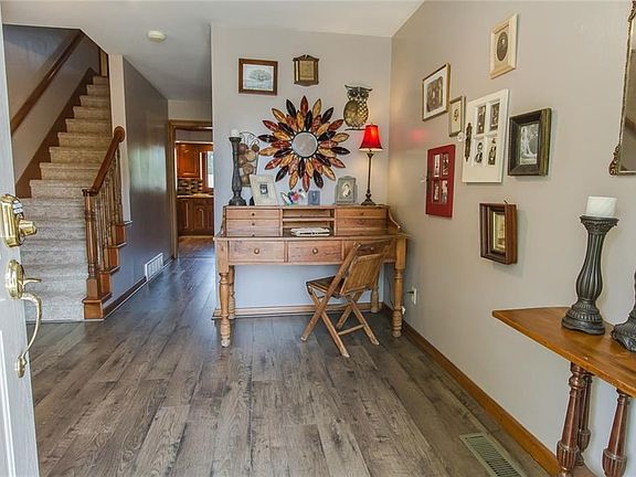 3rd image of 1255 Highland Dr