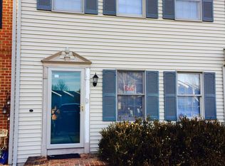 98 Robin Hill Dr, Lititz, PA 17543