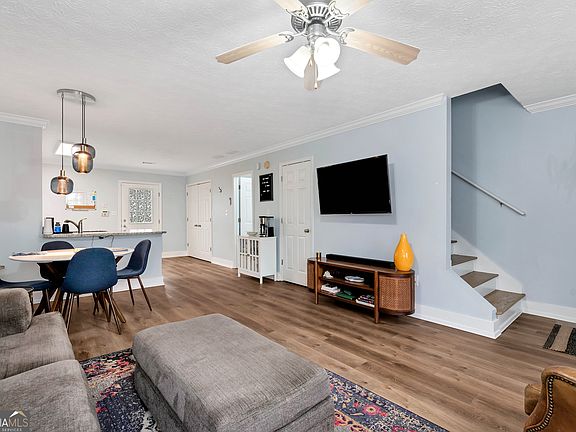 3rd image of 105 Westchester Dr APT H10