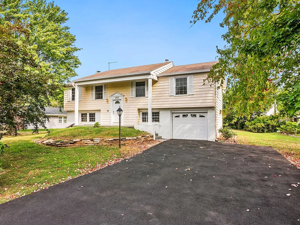 12802 Melvue Ct