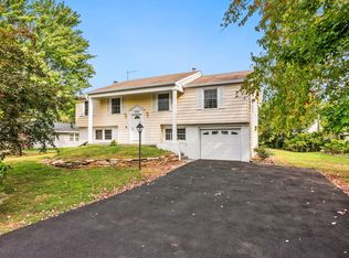 12802 Melvue Ct, Fairfax, VA 22033