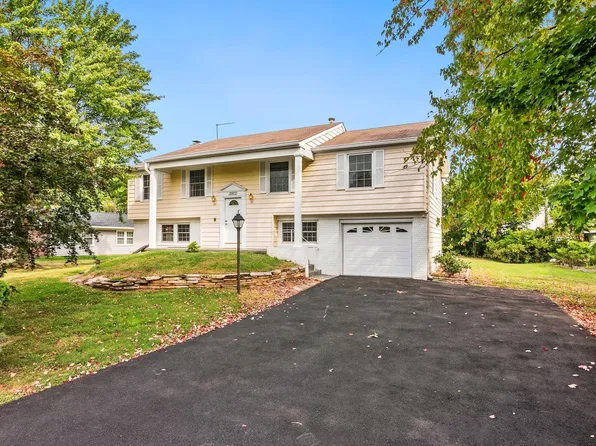 12802 Melvue Ct, Fairfax, VA 22033