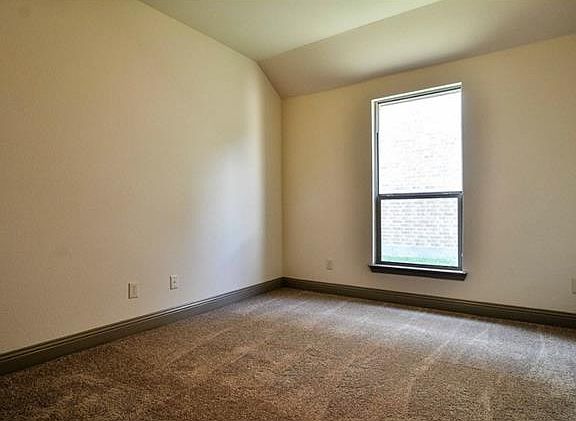 4th image of 105 Chelsea Ct