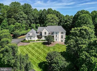 1404 Wynhurst Ln, Vienna, VA 22182