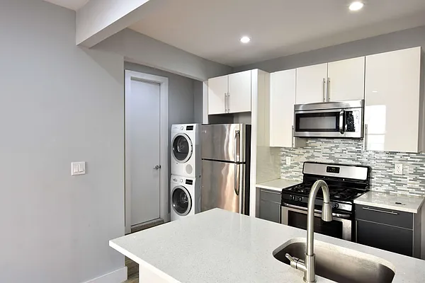 Rented by Clove Realty LLC | media 14