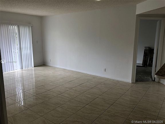 5th image of 8290 Lake Dr APT 418