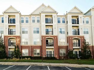 11350 Aristotle Dr APT 303, Fairfax, VA 22030