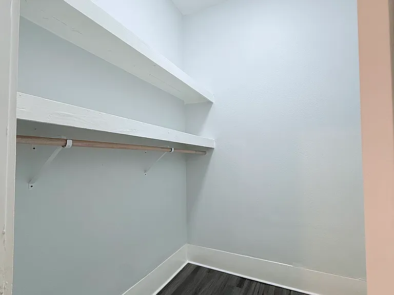 1326 W Sears St — Photo 18