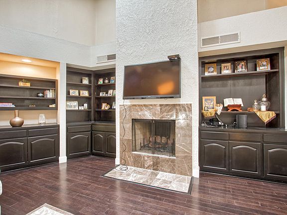 4th image of 644 Copperfield Ln