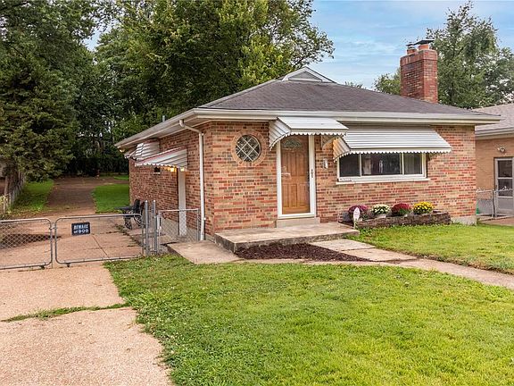 2nd image of 4372 Tholozan Ave