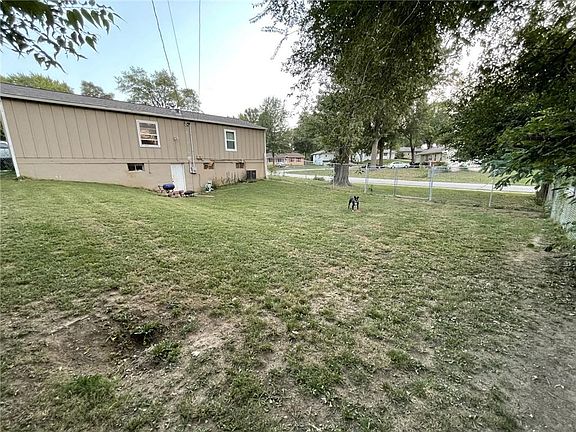 4th image of 15424 White Ave