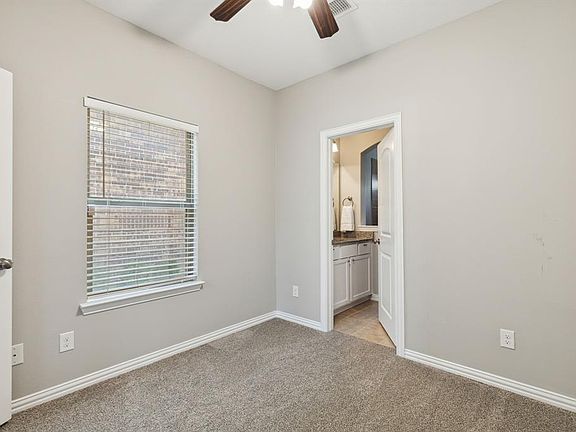5th image of 924 Brookville Ct