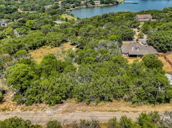 2116 Morningside Dr, Granbury, TX 76048