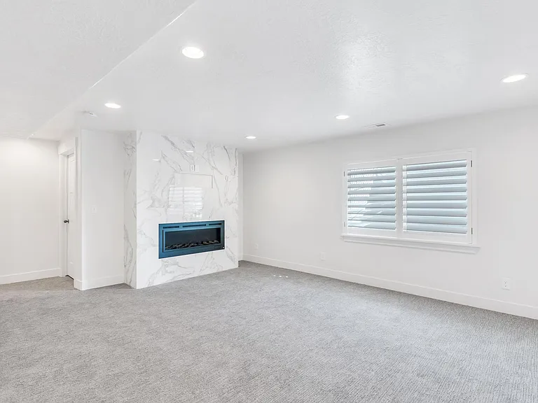 512 N 20 W — Photo 26