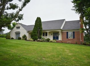 2311 Springfield Dr, Chambersburg, PA 17202