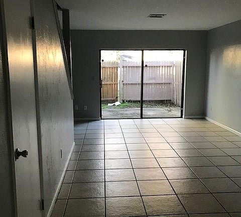 3rd image of 3657 NE 20th Pl
