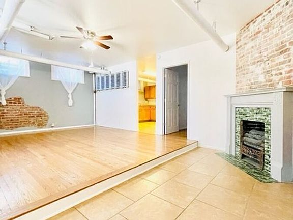 3rd image of 1444 N Clarkson St APT 6