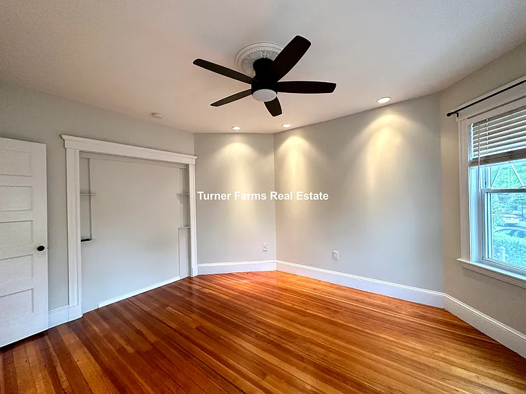 30 Roseclair St — Photo 15